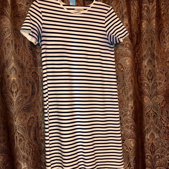 White and blue striped dress - Picture 3 of 4